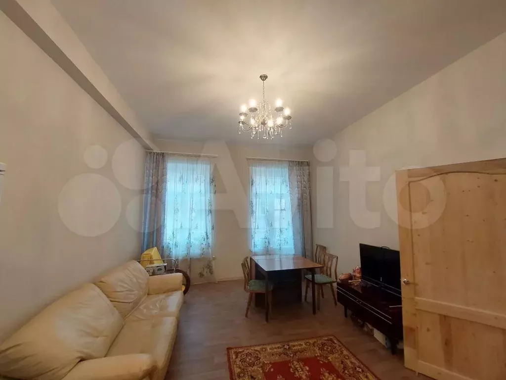 Комната 35 м в 5-к., 2/5 эт. - Фото 0