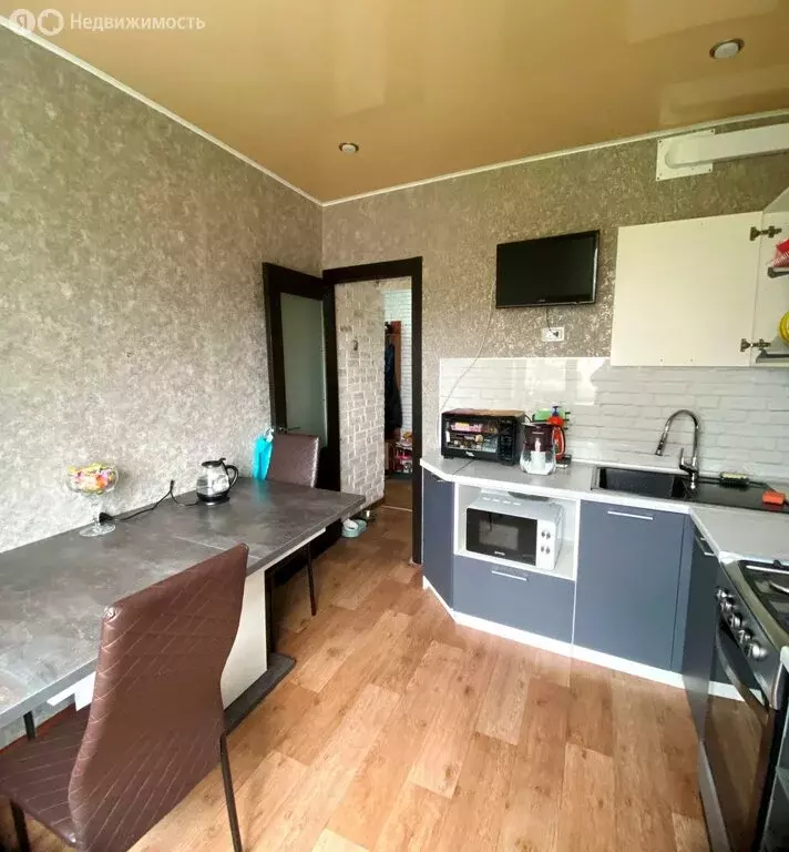 3-комнатная квартира: Омск, 3-я Ленинградская улица, 43/1 (63 м) - Фото 0