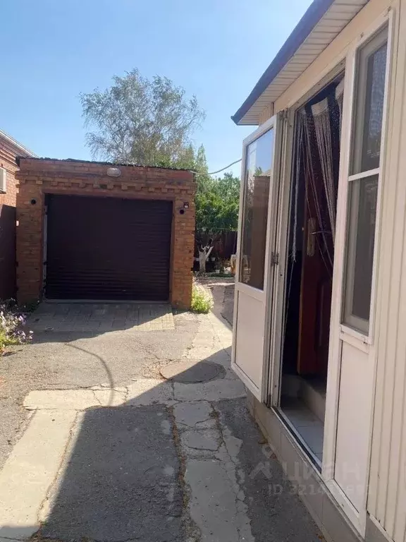 Дом в Ростовская область, Азов Азовский район, Музыкальный пер. (130 ... - Фото 2