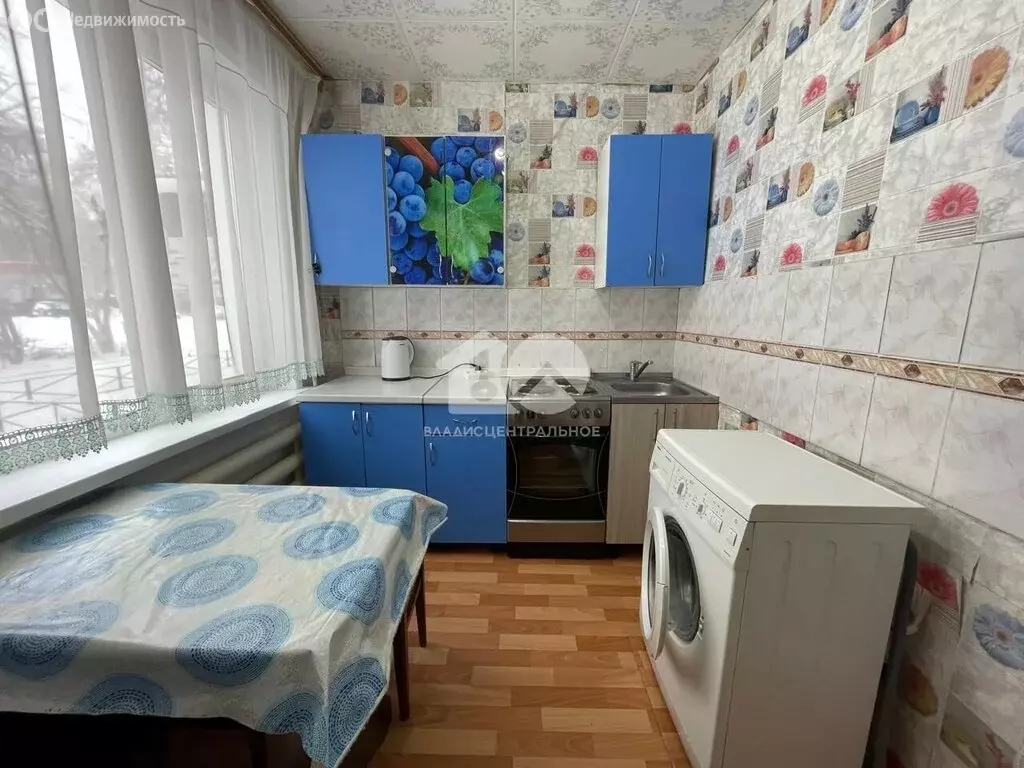 3-комнатная квартира: Дорогино, Центральная улица, 23 (57.3 м) - Фото 1