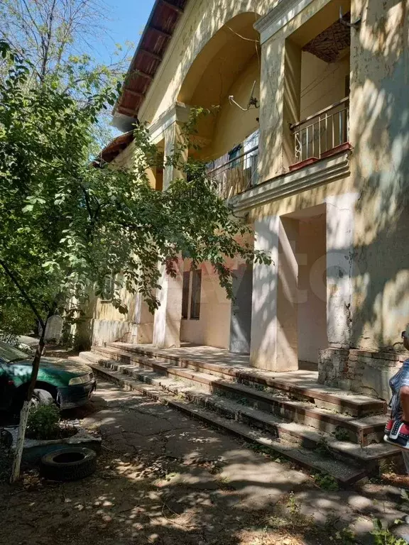 Комната 18 м в 6-к., 2/2 эт. - Фото 0