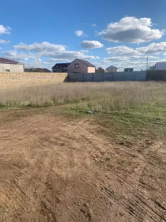 Участок в Крым, Сакский район, с. Уютное ул. Мира, 1 (11.0 сот.) - Фото 1