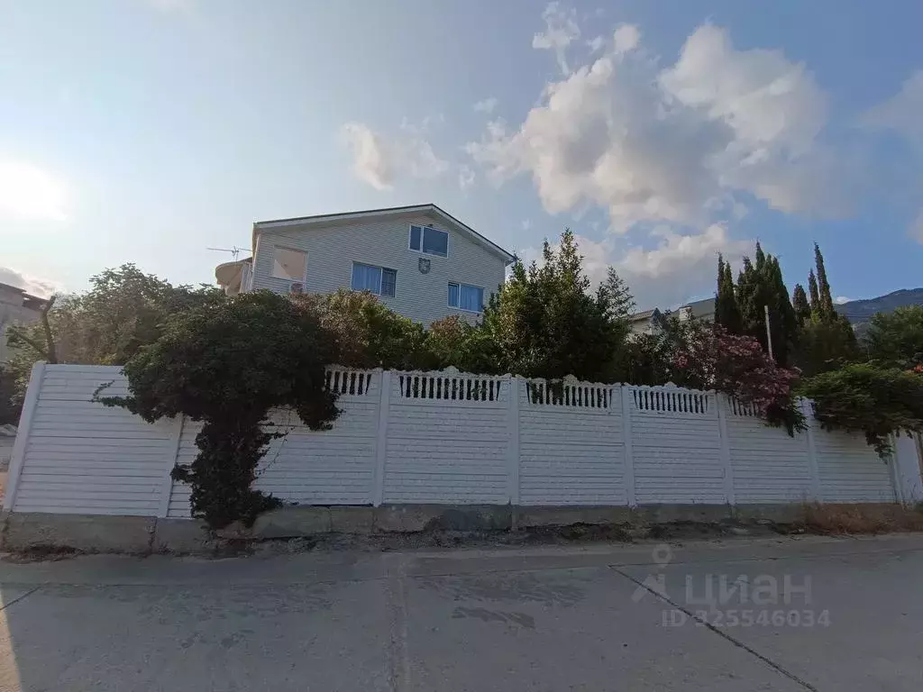 Дом в Крым, Ялта муниципальный округ, Отрадное пгт ул. Лазурная, 44 ... - Фото 1