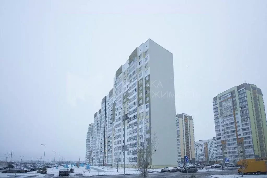 2-к кв. Тюменская область, Тюмень ул. Александра Протозанова, 16 (53.2 ... - Фото 1