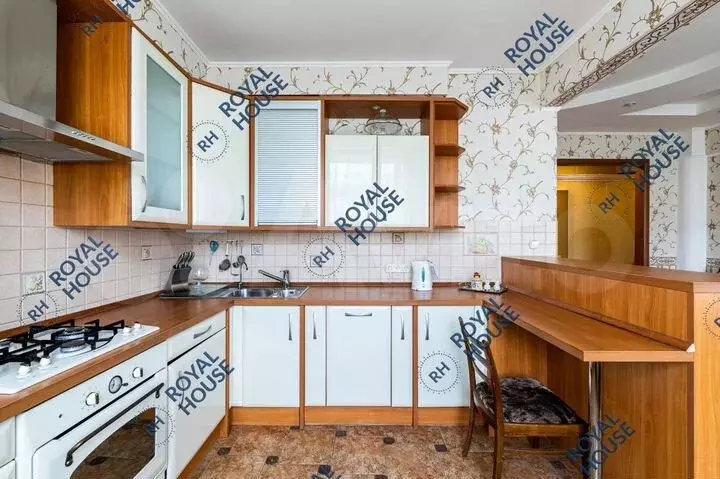 3-к. квартира, 80м, 3/6эт. - Фото 1