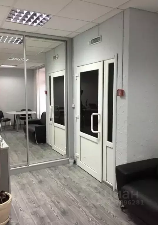 Помещение свободного назначения в Омская область, Омск Городок ... - Фото 0