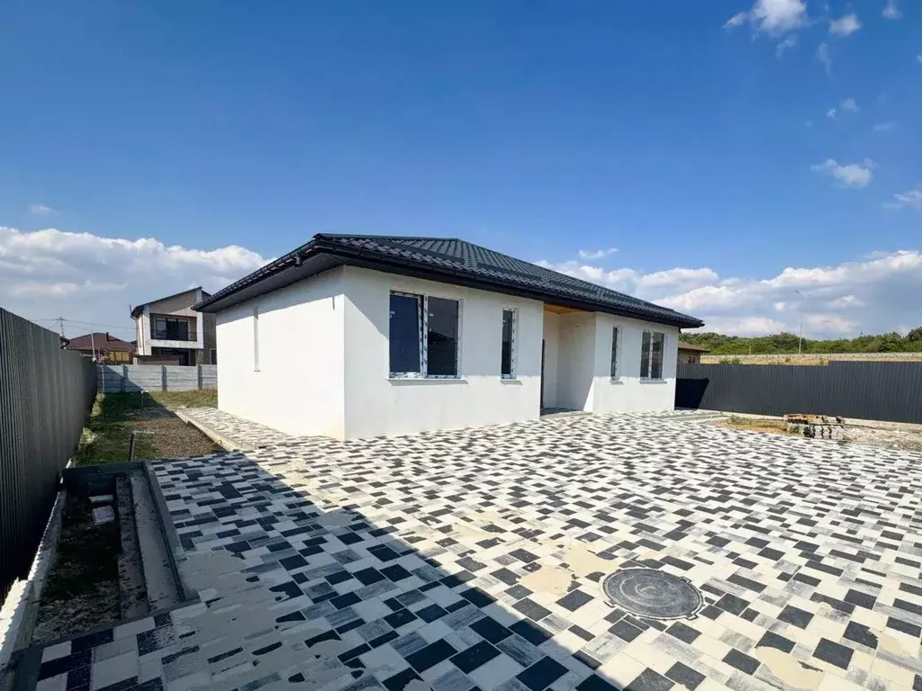 Дом в Крым, Симферопольский район, Перовское с/пос, Дубки 2 массив ул. ... - Фото 0