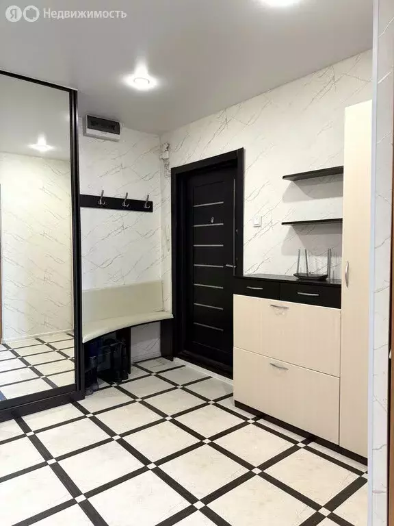 3-комнатная квартира: Томск, улица Дизайнеров, 1 (83.3 м) - Фото 1