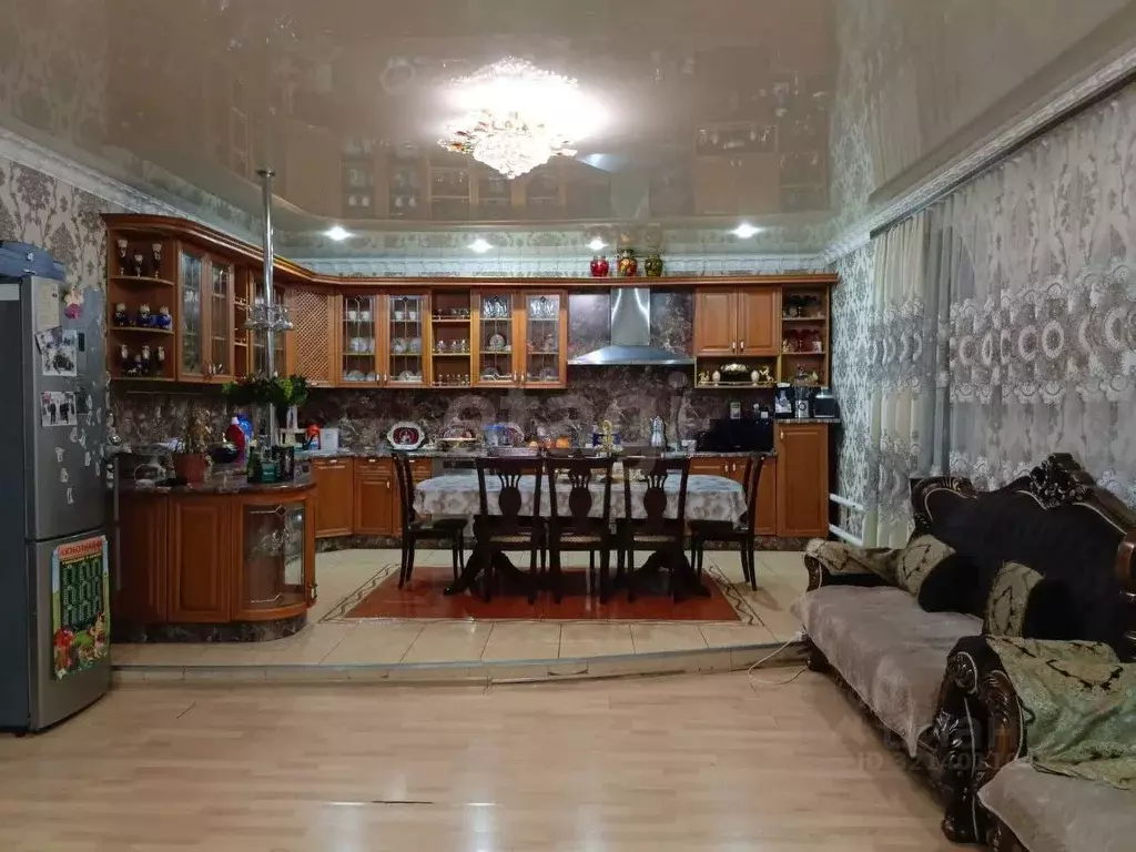 Дом в Омская область, Омск Порт-Артур мкр, ул. 2-я Репина, 26 (246 м) - Фото 1