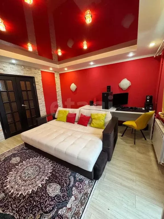 Квартира, 3 комнаты, 63.8 м - Фото 0