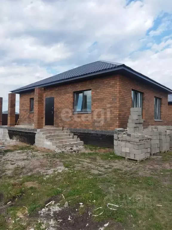 Дом в Башкортостан, Иглинский район, Акбердинский сельсовет, д. ... - Фото 1