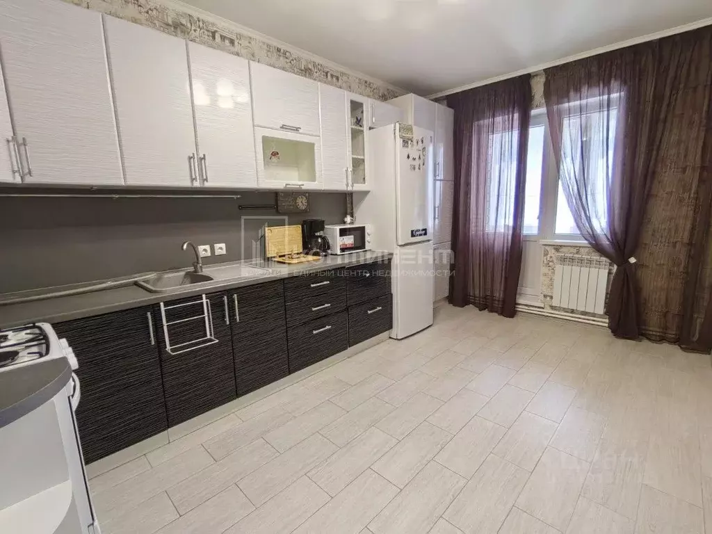 2-к кв. Владимирская область, Ковров Еловая ул., 88к1 (64.0 м) - Фото 0