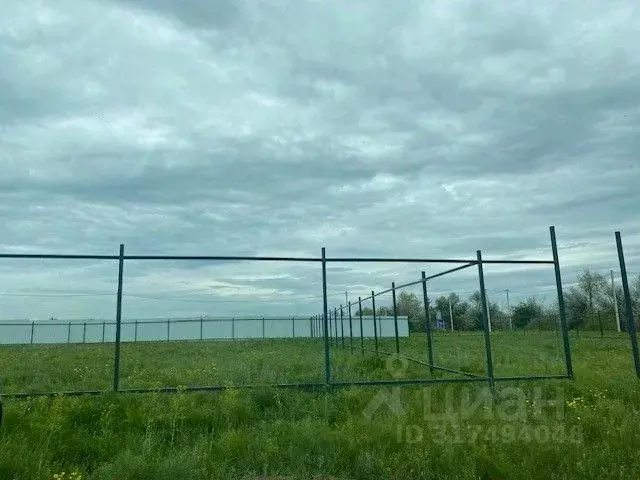 Участок в Саратовская область, Энгельсский район, Красноярское ... - Фото 0