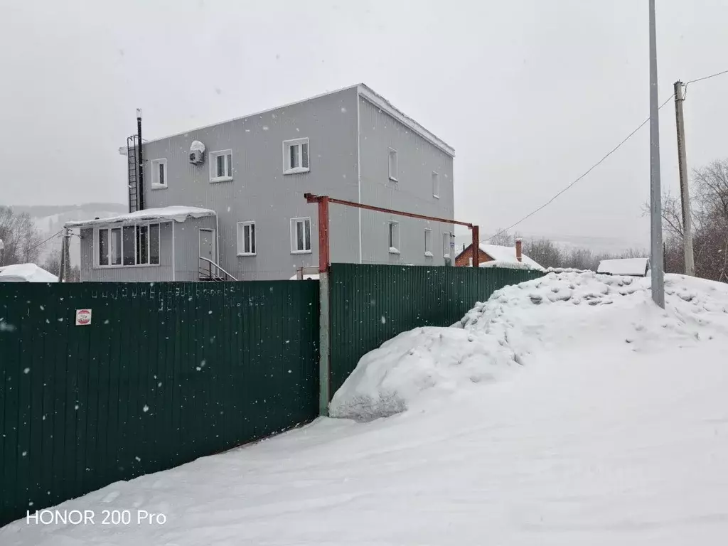 Дом в Кемеровская область, Новокузнецк Асфальтовая ул., 1 (410 м) - Фото 1