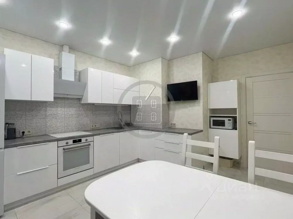 3-к кв. Калужская область, Калуга ул. Пухова, 56 (85.2 м) - Фото 1