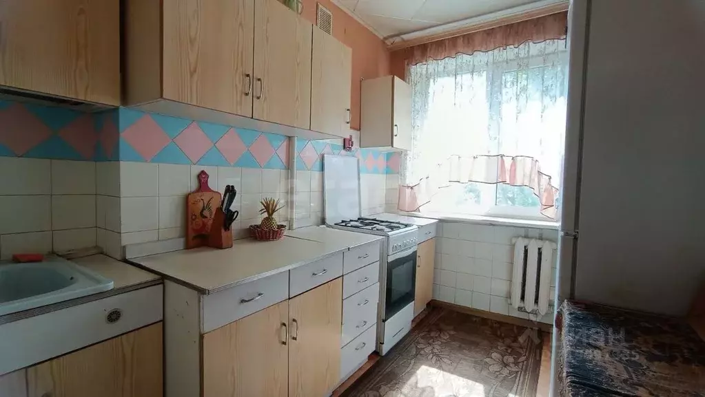 3-к кв. Саратовская область, Саратов ул. Имени И.В. Мичурина, 4 (61.3 ... - Фото 0