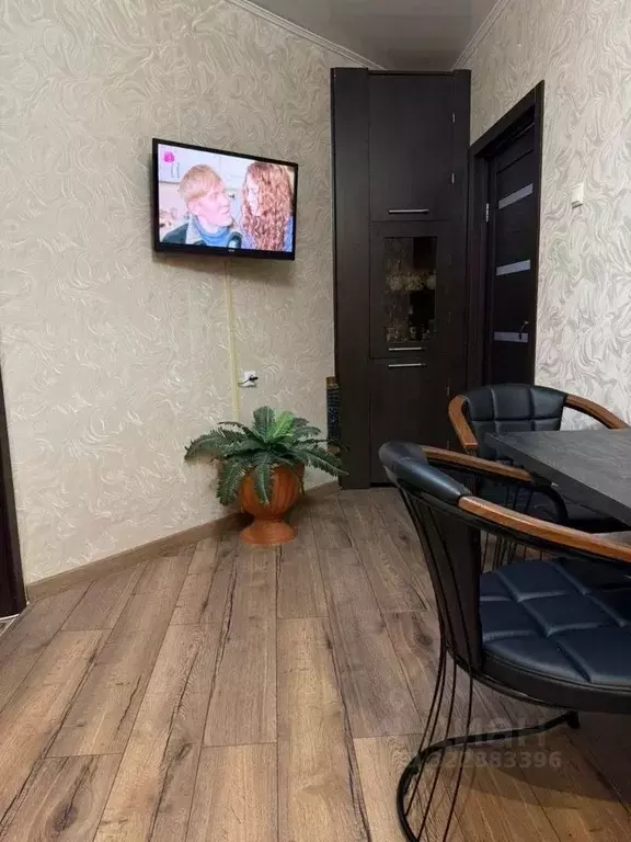 2-к кв. Челябинская область, Челябинск ул. Братьев Кашириных, 131 ... - Фото 2