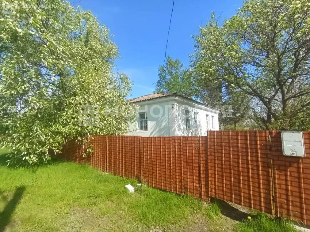 Дом в село Кустанаевка, Центральная улица, 10 (72.2 м) - Фото 1