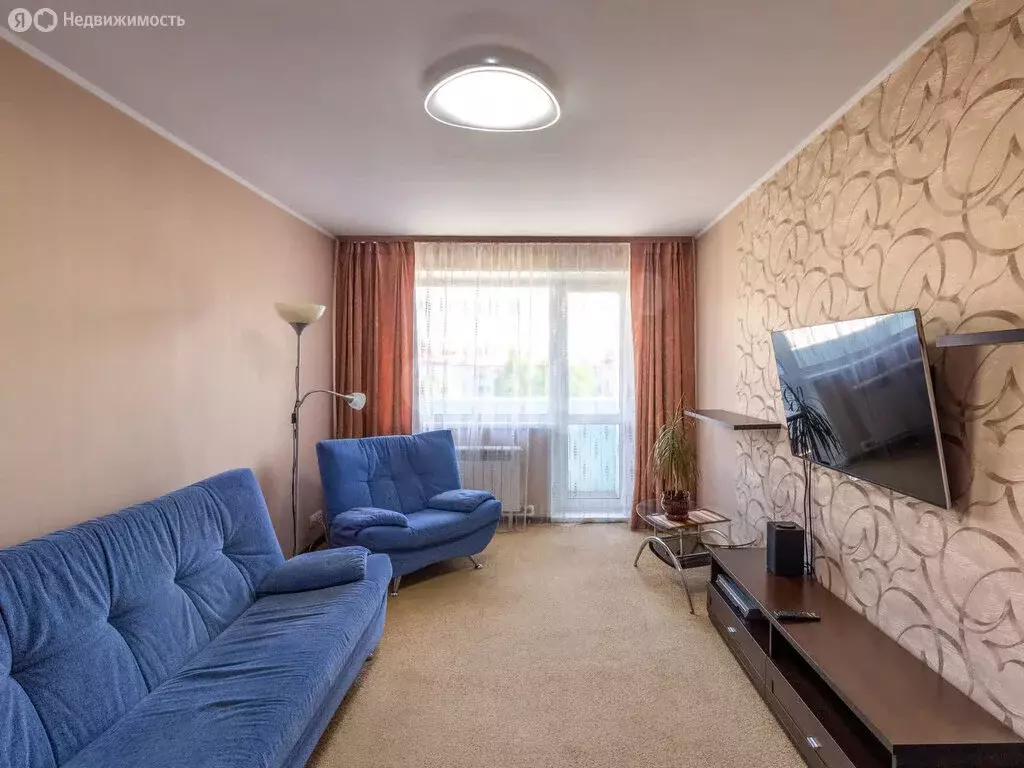3-комнатная квартира: Междуреченск, улица Дзержинского, 8 (61.7 м) - Фото 0
