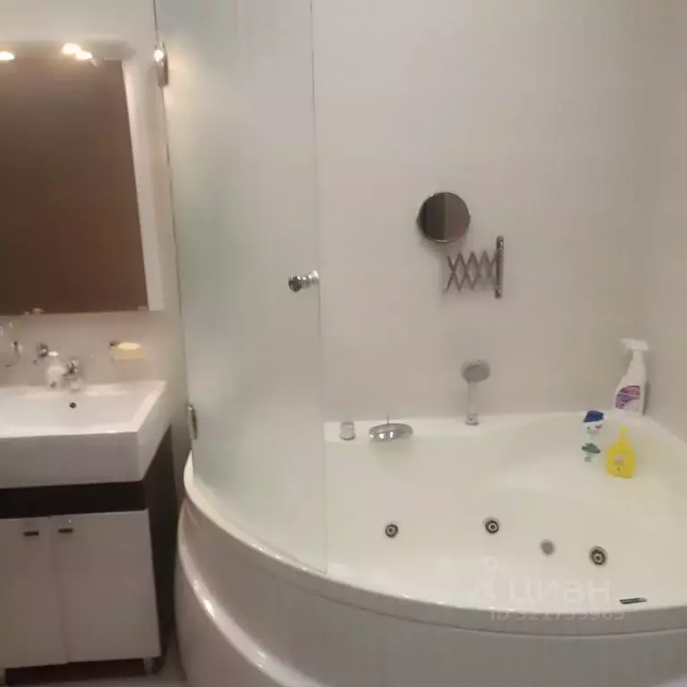 2-к кв. Ульяновская область, Ульяновск ул. Луначарского, 23В (76.0 м) - Фото 0