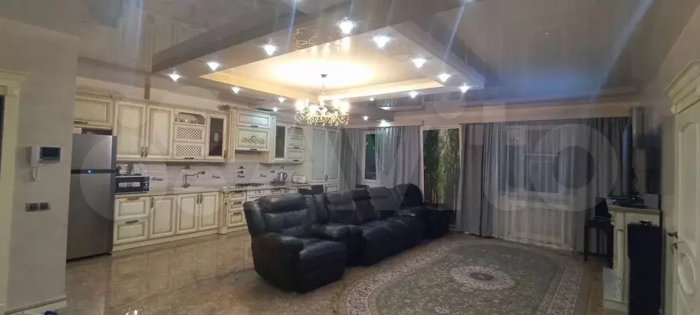 2-к. квартира, 84 м, 1/6 эт. - Фото 0