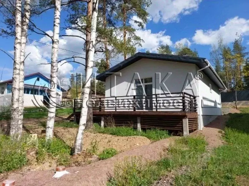 Дом в Ленинградская область, Выборг ул. Малиновская, 11 (75 м) - Фото 1