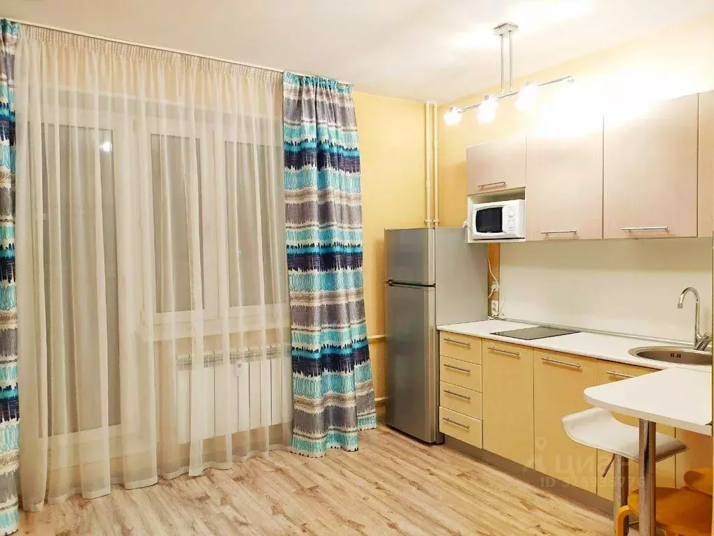 Студия Челябинская область, Челябинск ул. Братьев Кашириных, 117 (24.0 ... - Фото 1