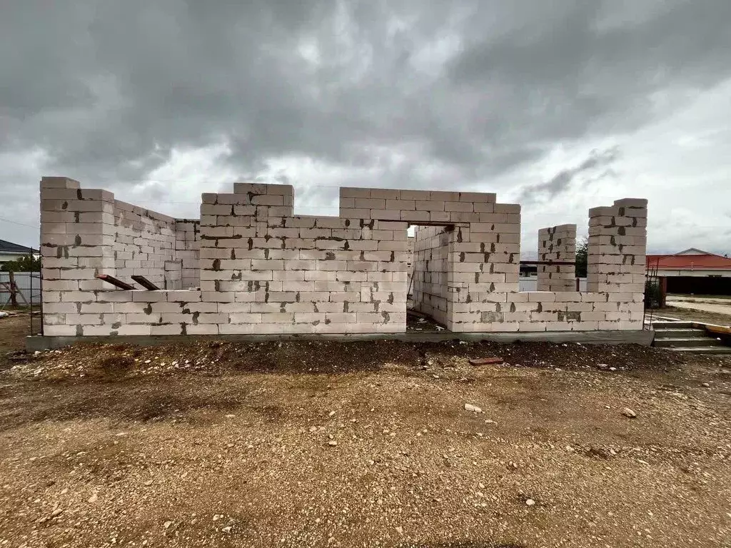 Дом в Крым, Симферопольский район, Добровское с/пос, с. Заречное ул. ... - Фото 2