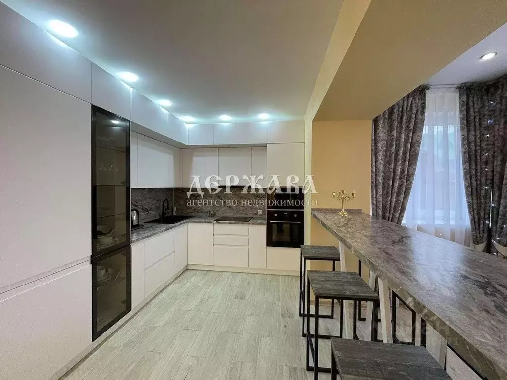 2-к кв. Белгородская область, Старый Оскол Зеленый Лог мкр, 2 (110.5 ... - Фото 1