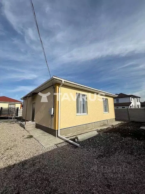 Дом в Крым, Симферопольский район, с. Доброе ул. Чохрахлы, 27А (100 м) - Фото 1