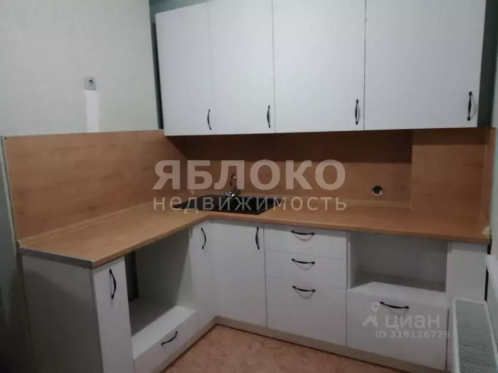 2-к кв. Пермский край, Березники Усольский-2 мкр, ул. Строителей, 10 ... - Фото 1