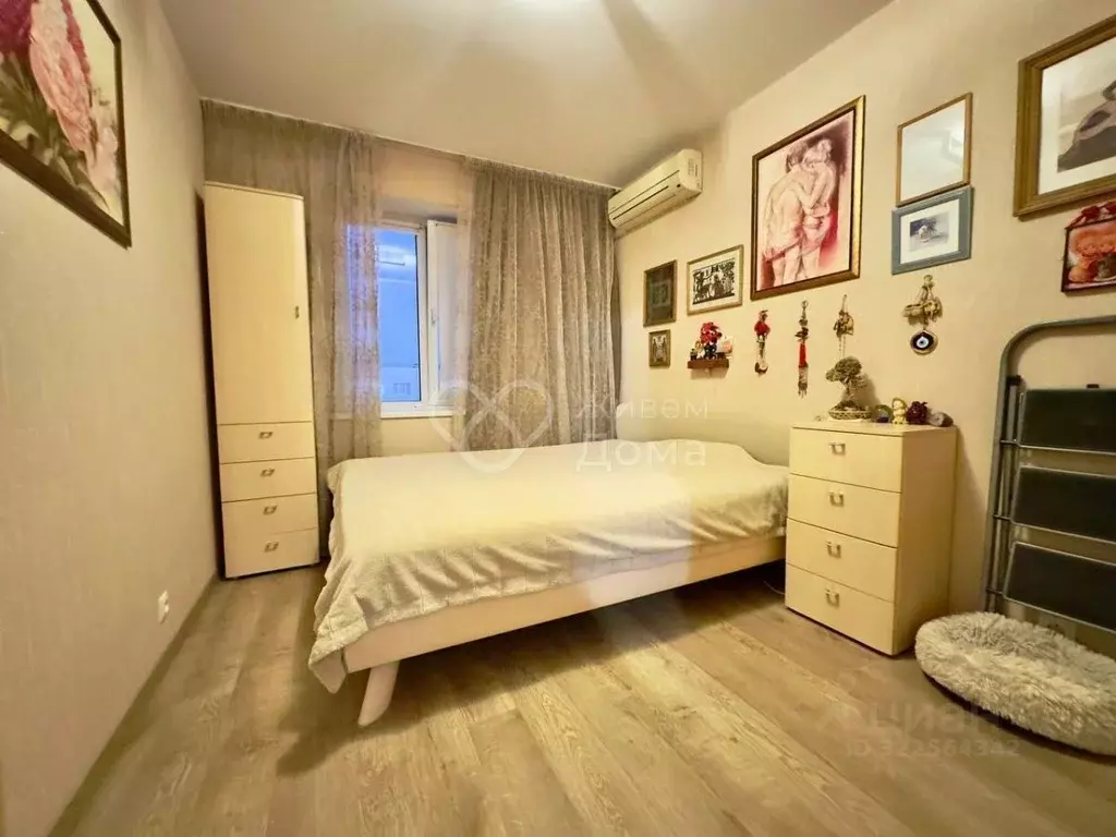 3-к кв. Волгоградская область, Волгоград ул. Маршала Еременко, 70 ... - Фото 1