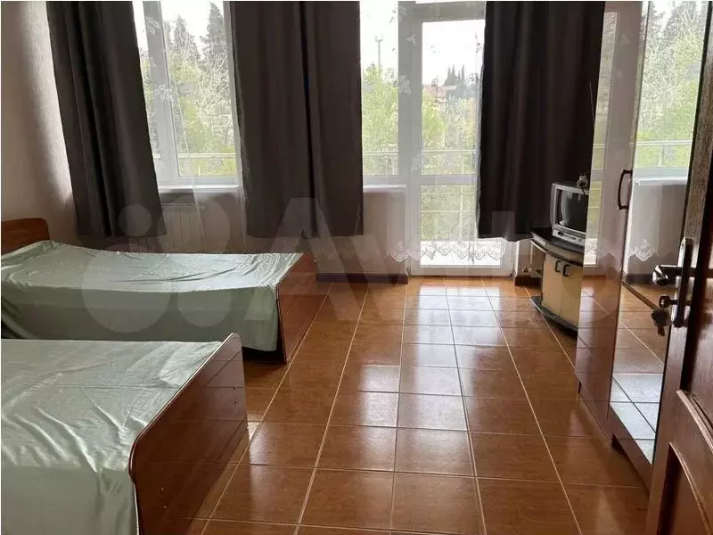 Комната 15 м в 3-к., 1/3 эт. - Фото 1