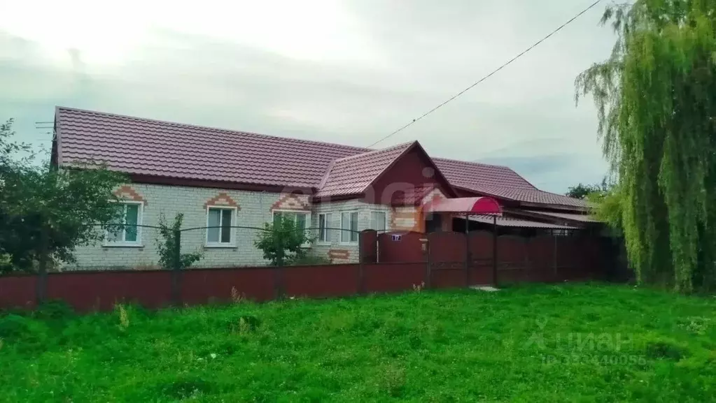 Дом в Брянская область, Брасовский район, Локоть рп ул. Чистополянская ... - Фото 1