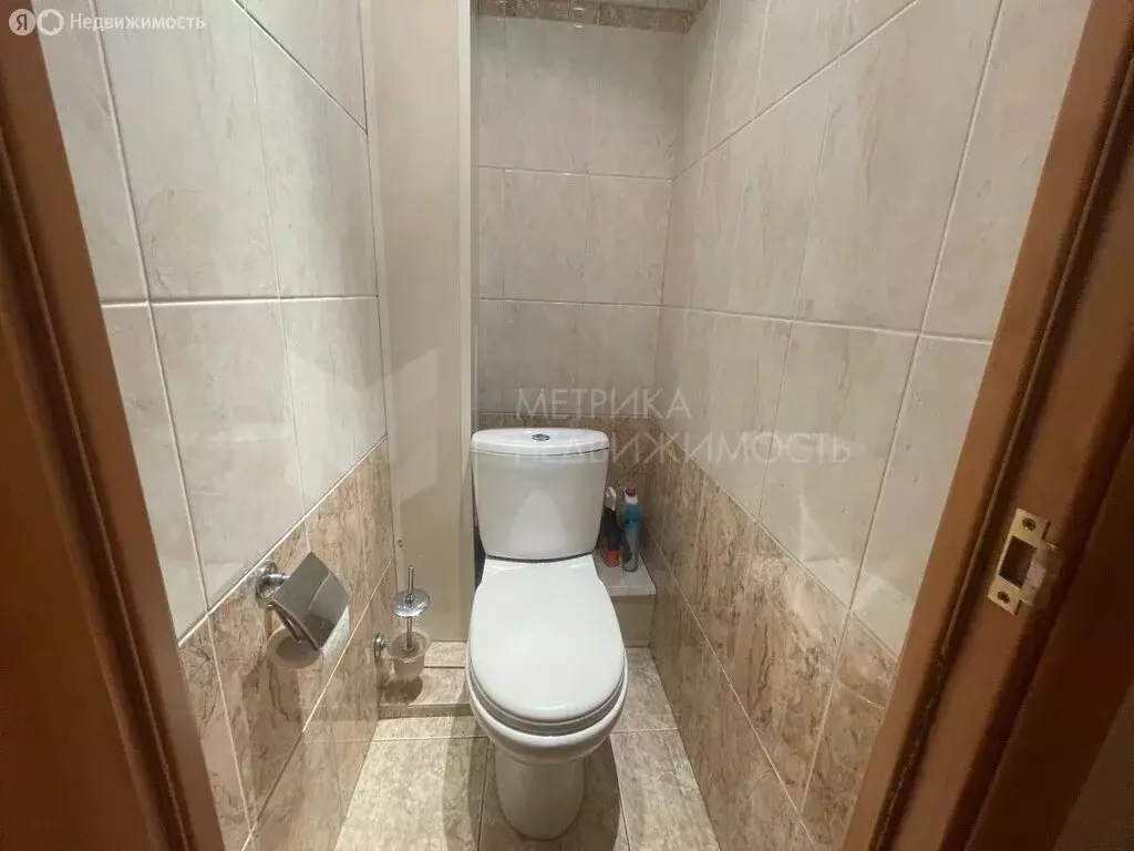 3-комнатная квартира: Тюмень, улица Пермякова, 54А (65.9 м) - Фото 1