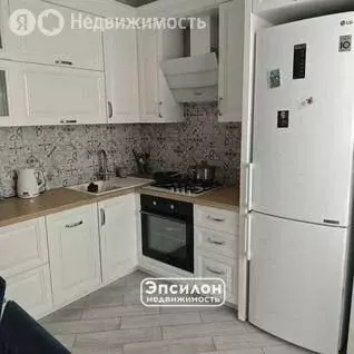 2-комнатная квартира: Курск, Рябиновая улица, 3В (68 м) - Фото 1