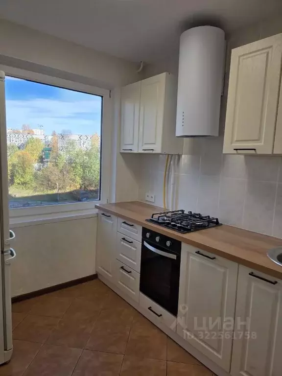 2-к кв. Мурманская область, Мурманск ул. Героев Рыбачьего, 13 (47.4 м) - Фото 1