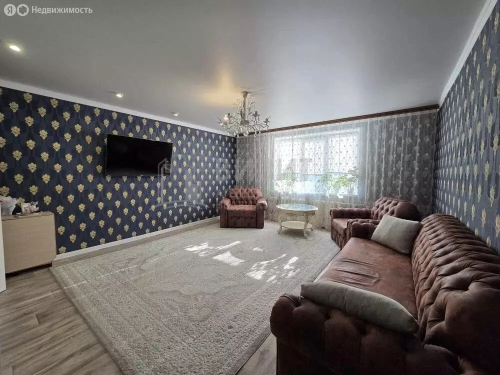 4-комнатная квартира: Нижнекамск, улица Чишмале, 19 (115.2 м) - Фото 1