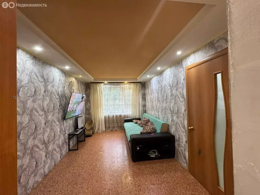 3-комнатная квартира: село Долгодеревенское, улица 1 Мая, 145 (53 м) - Фото 1