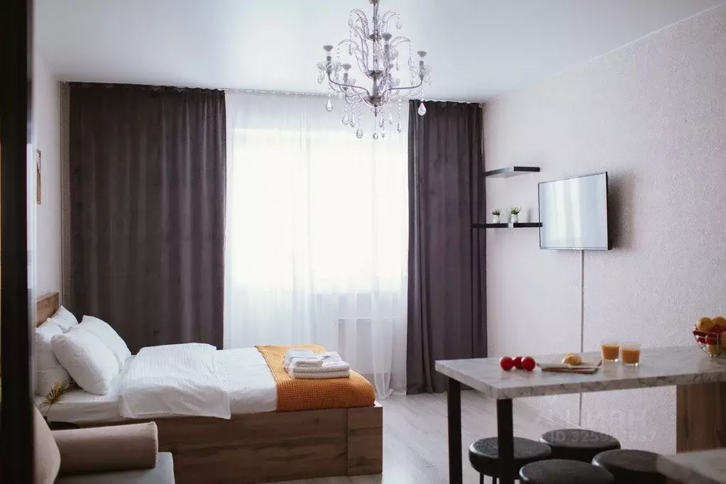 Студия Челябинская область, Челябинск ул. Братьев Кашириных, 119 (32.0 ... - Фото 1