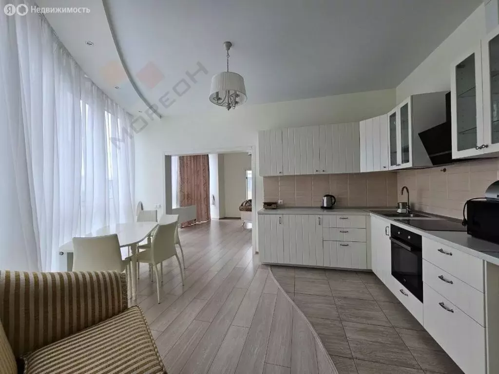 4-комнатная квартира: Краснодар, улица имени Дзержинского, 93 (143 м) - Фото 0