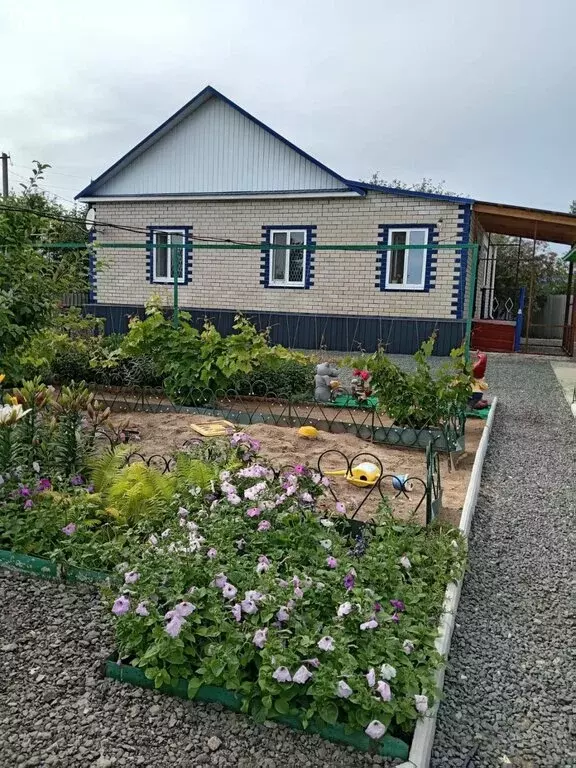 Дом в Энгельсский район, Красноярское муниципальное образование, село ... - Фото 0