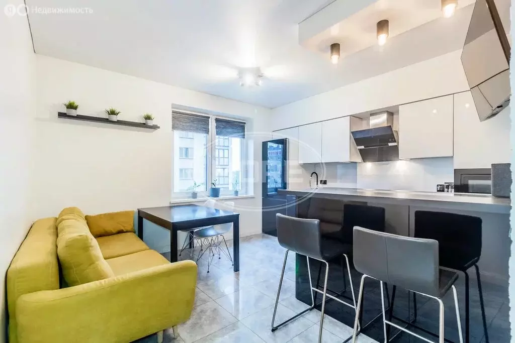 2-комнатная квартира: Калининград, улица Старшины Дадаева, 58 (59.3 м) - Фото 1