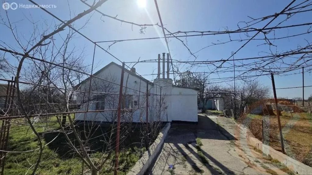 Дом в Сакский район, Кольцовское сельское поселение, село Нива, улица ... - Фото 1