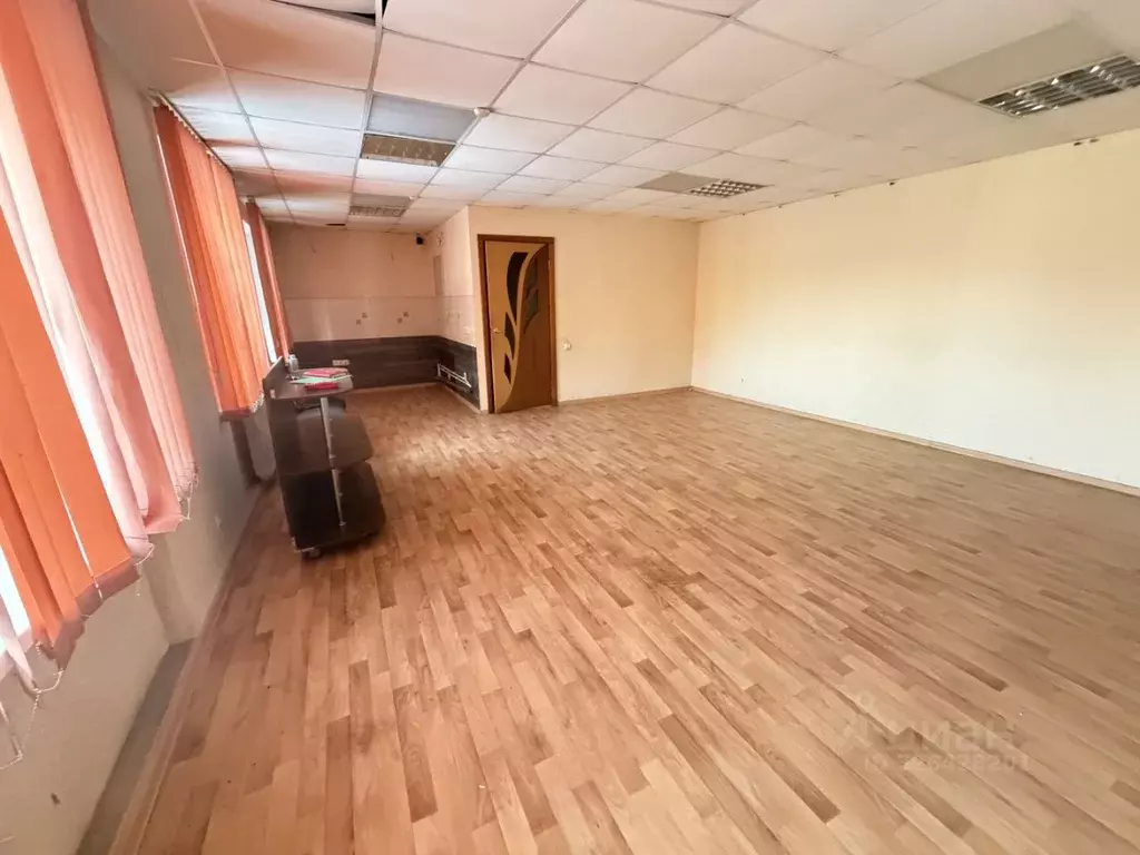 Офис в Саратовская область, Энгельс 1-й мкр, 3 (63 м) - Фото 2