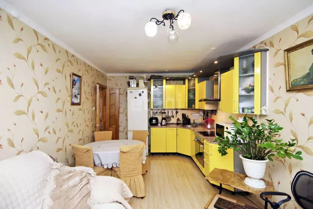 2-к кв. Ханты-Мансийский АО, Сургут Югорская ул., 20 (54.9 м) - Фото 1