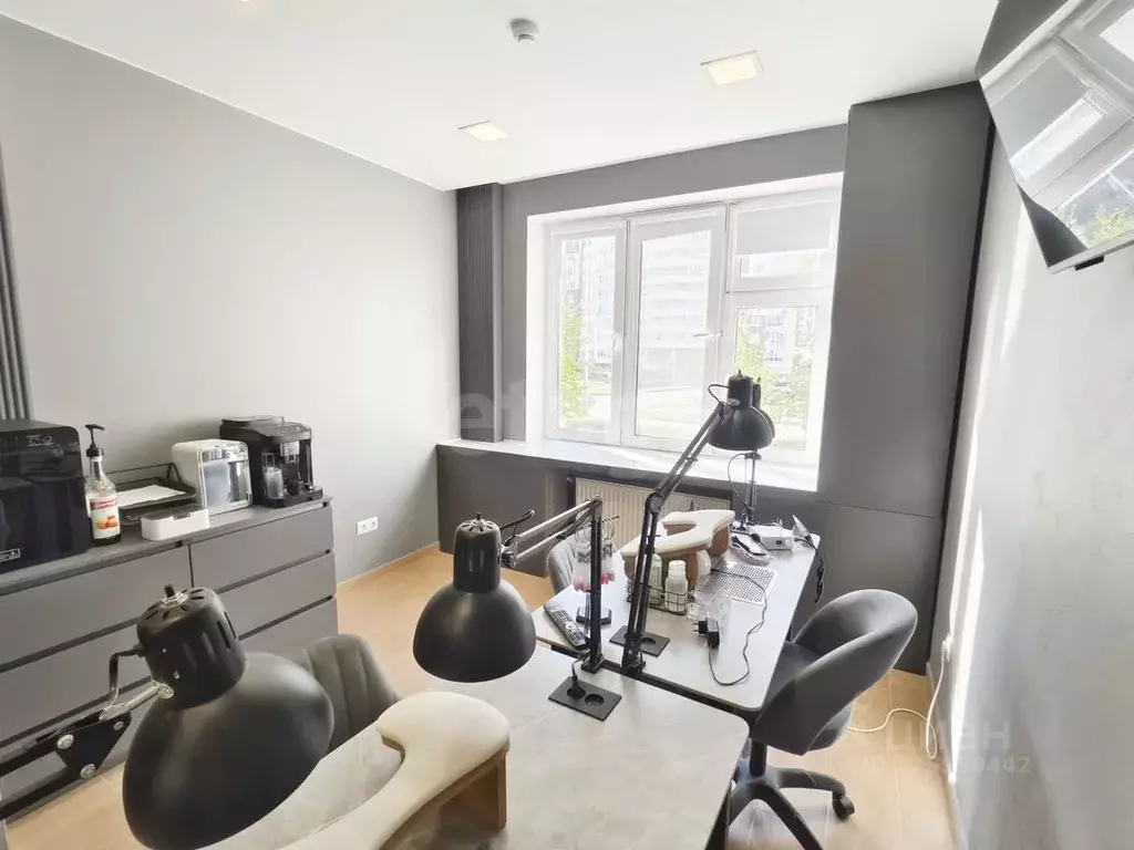 Торговая площадь в Тюменская область, Тюмень ул. Александра ... - Фото 1