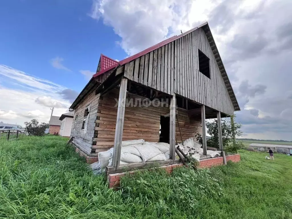 Дом в Новосибирская область, Ордынский район, с. Верх-Ирмень ул. ... - Фото 1