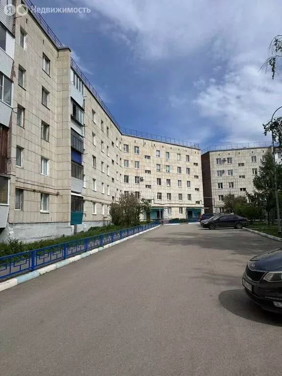 2-комнатная квартира: Октябрьский, 34-й микрорайон, 6 (51.9 м) - Фото 1
