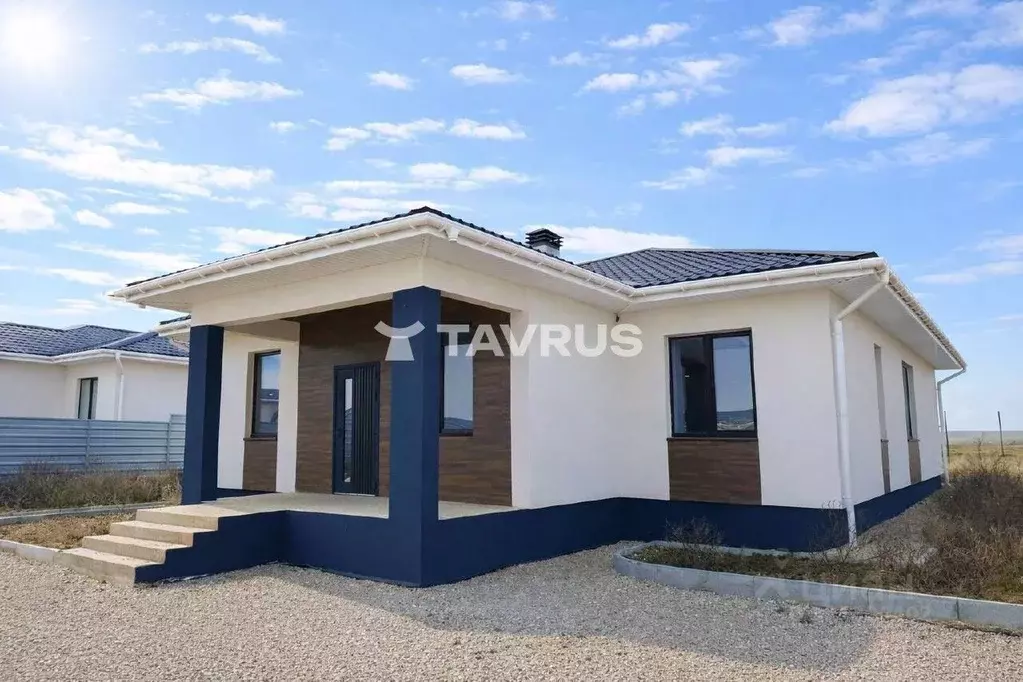 Дом в Крым, Симферопольский район, Мирновское с/пос, с. Белоглинка ул. ... - Фото 1